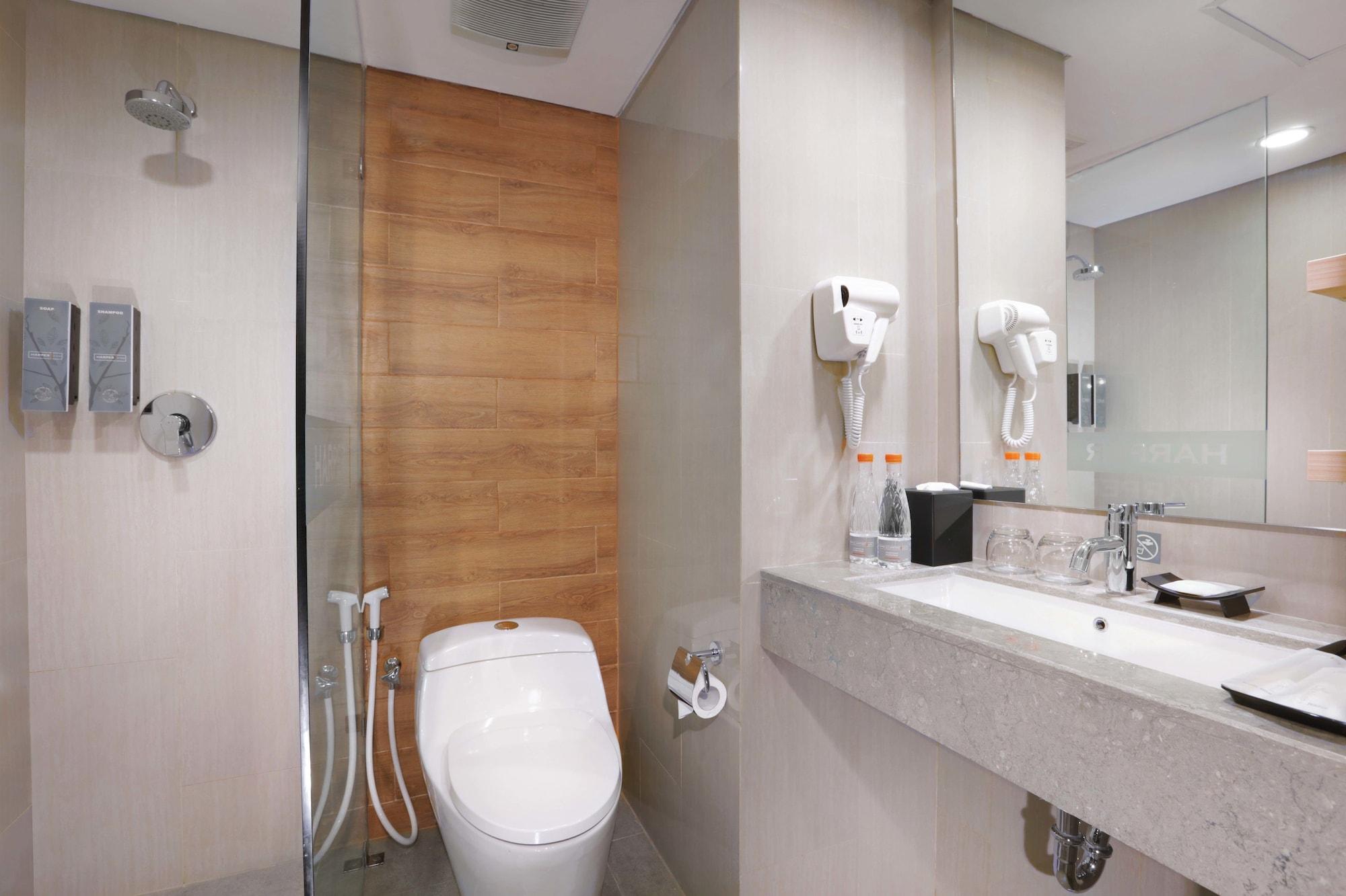 Harper Mt Haryono By Aston Hotel Jakarta Exterior photo