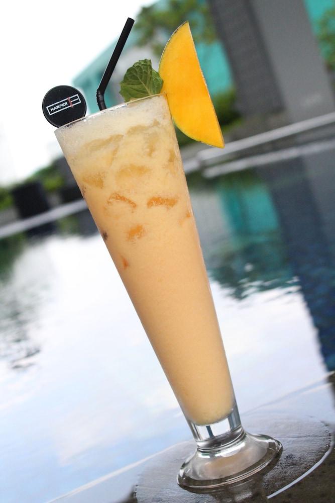 Harper Mt Haryono By Aston Hotel Jakarta Exterior photo