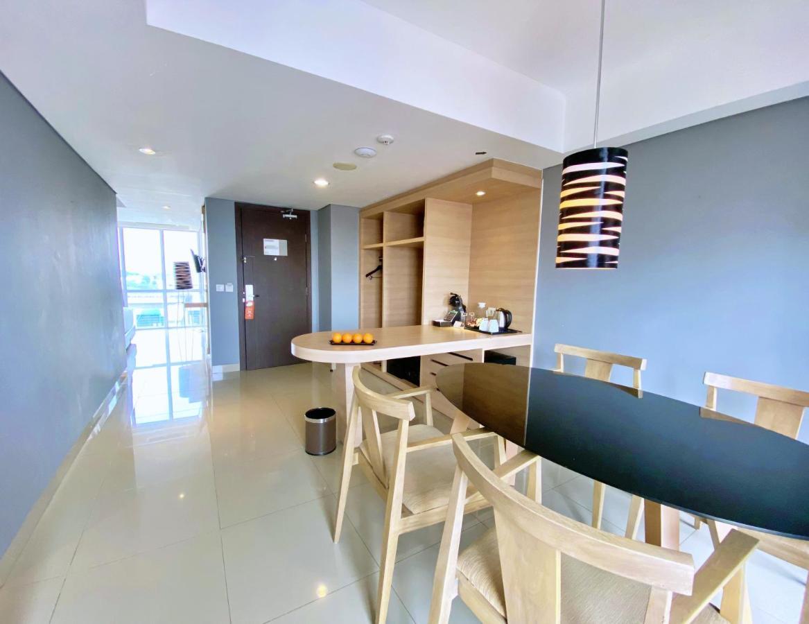 Harper Mt Haryono By Aston Hotel Jakarta Exterior photo
