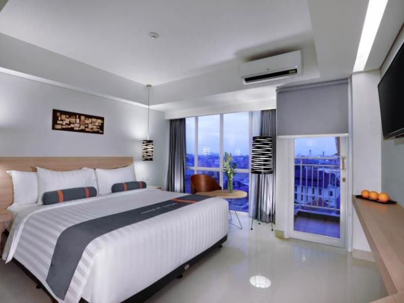 Harper Mt Haryono By Aston Hotel Jakarta Exterior photo