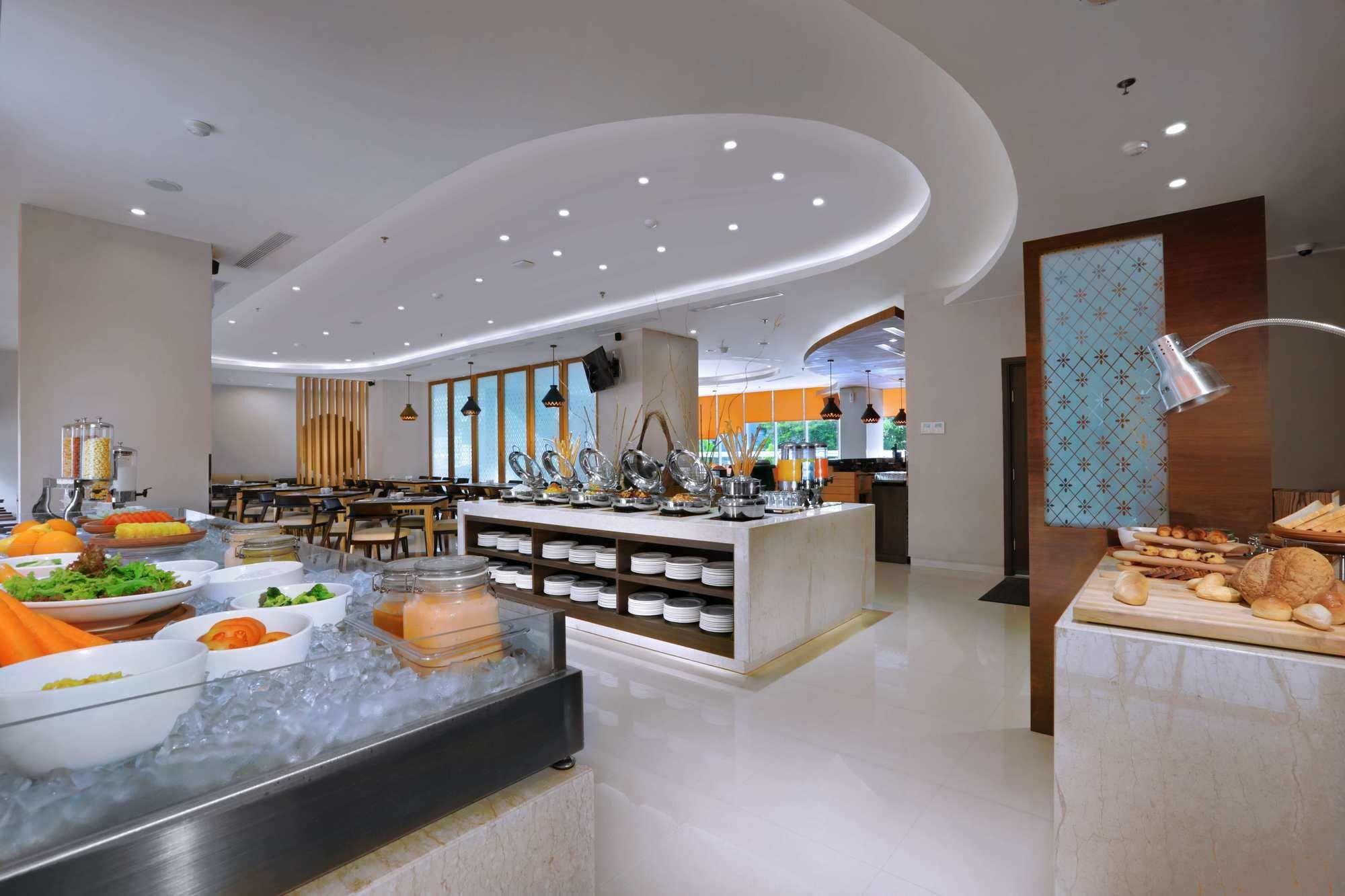 Harper Mt Haryono By Aston Hotel Jakarta Exterior photo