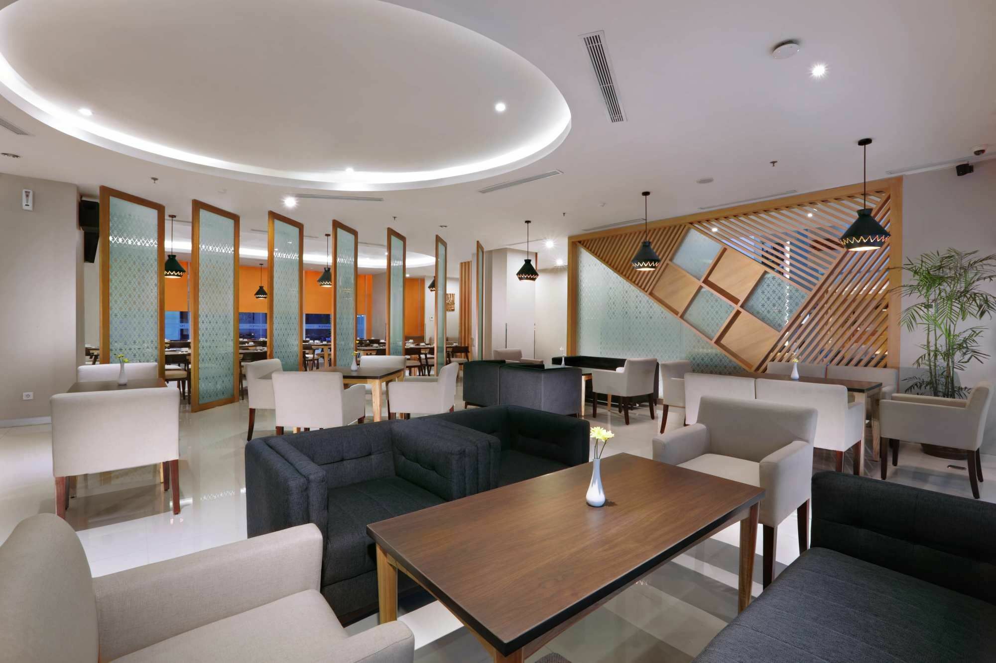 Harper Mt Haryono By Aston Hotel Jakarta Exterior photo